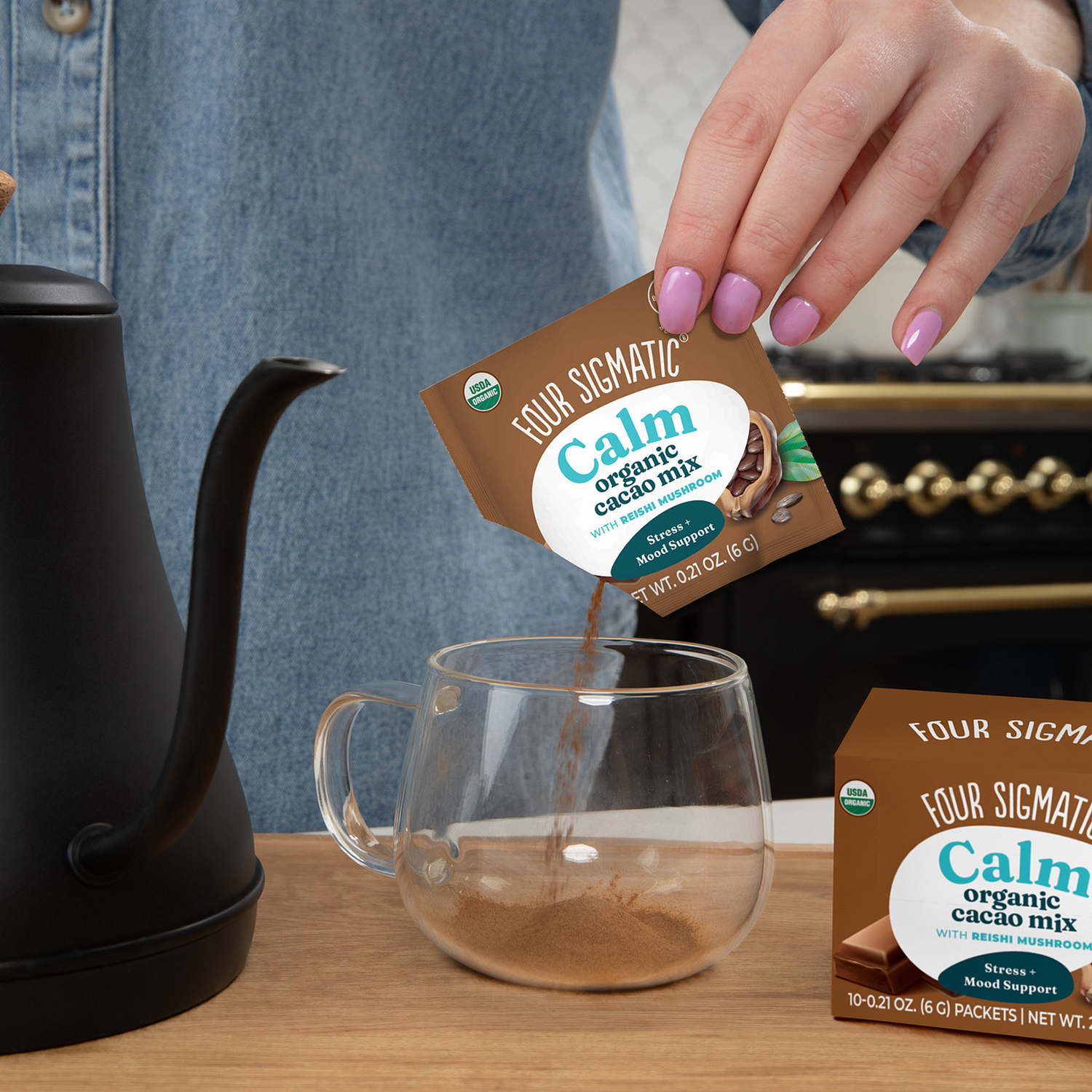 calm-cacao-packets-z0 calm-cocoa-ss-lifestyle-2026_1.png
